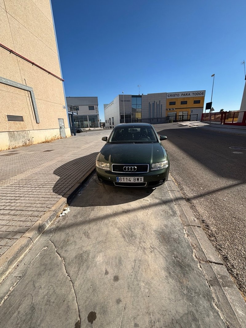 Audi A4 2003 - foto 1
