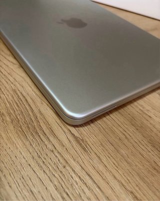 MacBook Neo Plata  256 gb 8 de ram con cargador