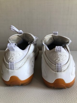 Zapatillas Reebok Beige y Blancas