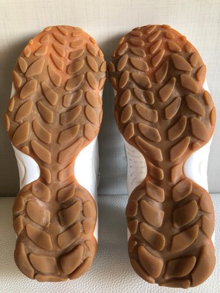 Zapatillas Reebok Beige y Blancas