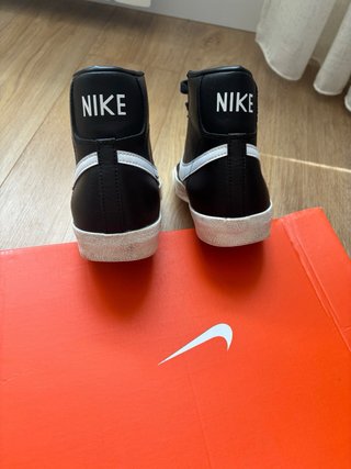 Nike Blazer Mid '77 Zapatillas Negras Blancas