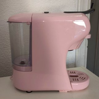 Cafetera CREATE rosa + caja + cápsulas