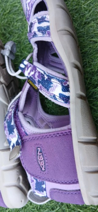 Sandalias Keen nin̈a como nuevas!