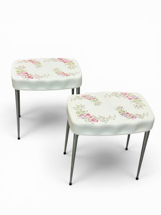 Pareja de taburetes vintage con flores