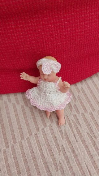 Ropita para muñeca bebé Zuru