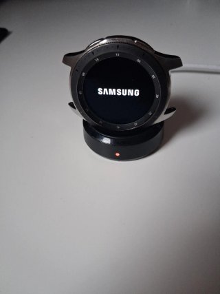 Samsung Galaxy Watch + Cargador (URGE VENTA)