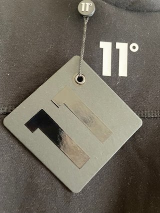 Sudadera Negra Capucha Eleven Degrees Alta Calidad