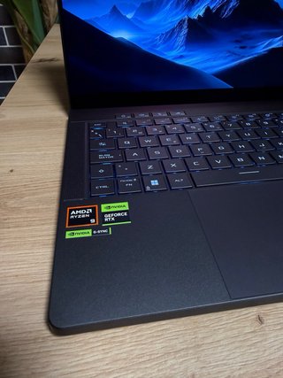 Portátil Gaming ASUS ROG Zephyrus G14 OLED