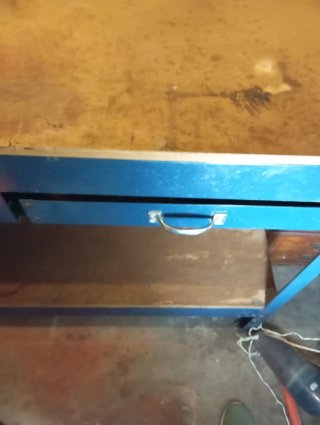 Banco de trabajo con 2 cajones 150 durante  Este m