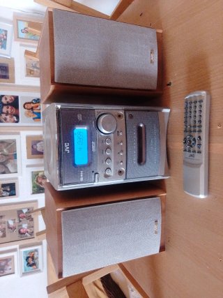 Mini cadena JVC CD, Radio, Cassette. En Mataró