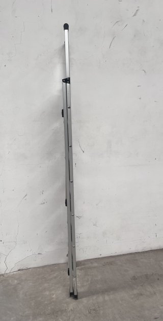 Escalera plegable de aluminio