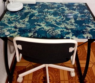 Mesa Cristal y Silla Giratoria Ikea