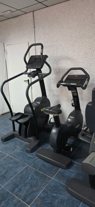LOTE GIMNASIO  TECHNOGYM CARDIO LIVE  3.0