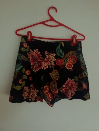 Falda Short, estampada flora