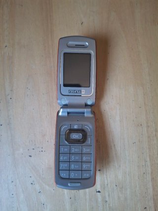 Teléfono Alcatel OT-C701