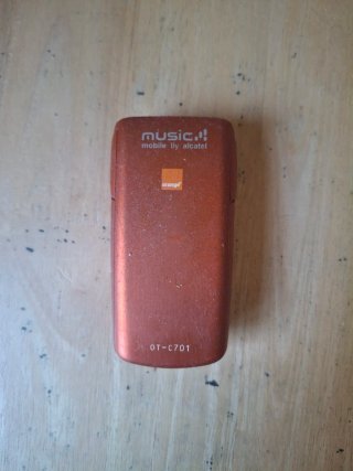 Teléfono Alcatel OT-C701