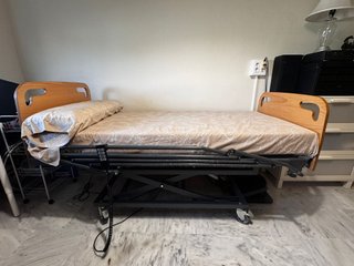 Cama articulada eléctrica ortopédica