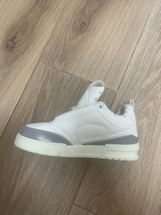 Zapatillas Louis Vuitton Blancas y Grises