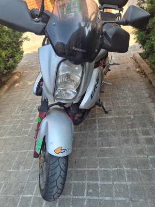 Kawasaki ER6n Plata y Roja