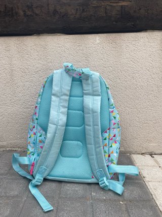 Mochila Benetton azul claro con estampado