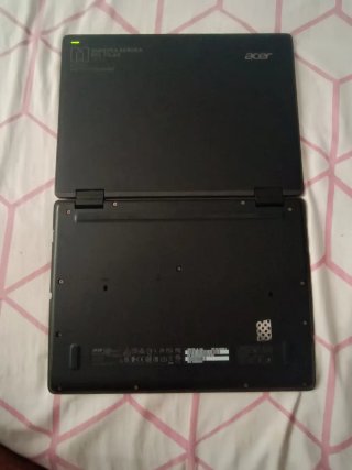 Serie TravelMate Spin B3