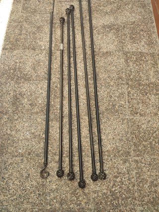 Barra cortina metal negra con apliques