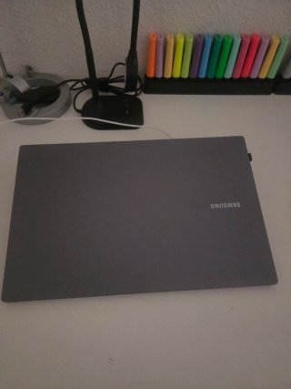 Samsung Book 4 Gris