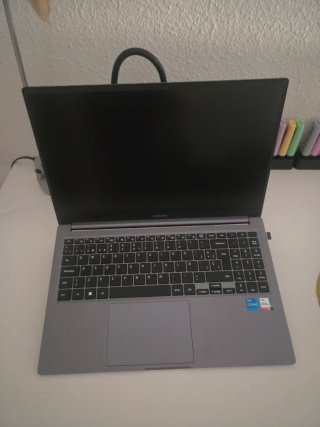 Samsung Book 4 Gris