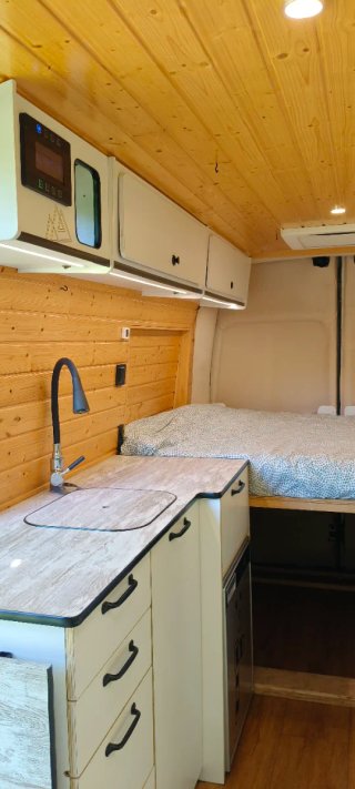 Furgoneta L3H2 Camperizada