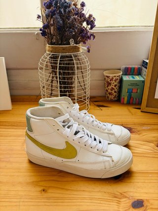 Nike Blazer Mid Talla 39 Verde y Blanco