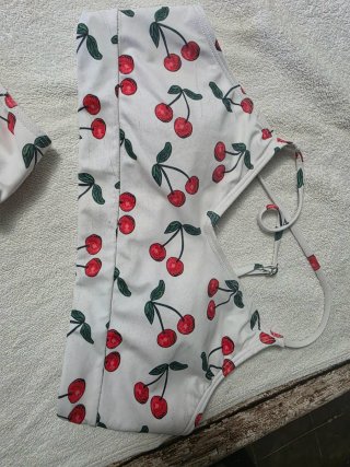 Bikini 3 piezas cerezas talla 40
