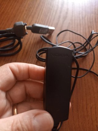 Caricatore Nokia vintage + un cavo Nokia