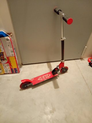 Patinete infantil rojo 5-7 años