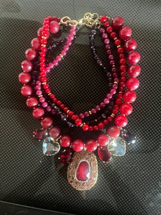 Collana fili pietre, strass e ciondoli