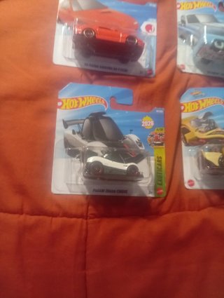 Lote 4 coches Hot Wheels