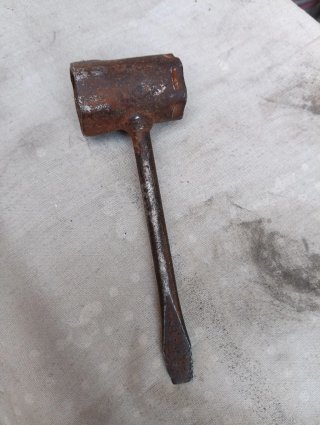 Llave de bujía antigua con destornillador