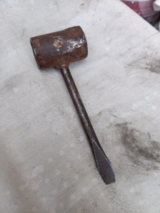 Llave de bujía antigua con destornillador