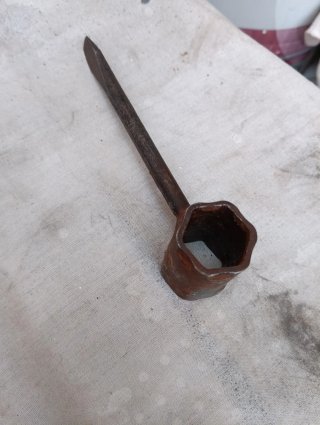 Llave de bujía antigua con destornillador