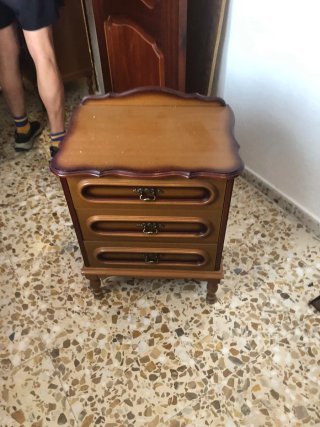 Escritorio infantil con estantería