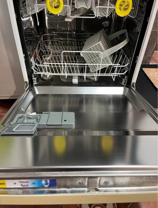 Lavavajillas Zanussi Blanco y Amarillo