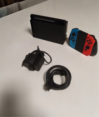 Nintendo Switch Base Rojo/Azul Neón