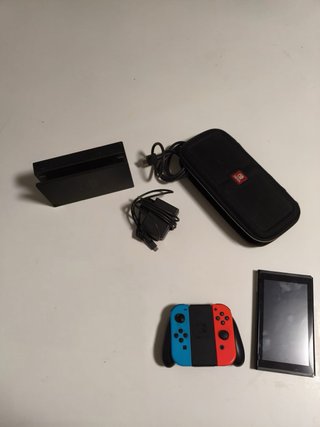 Nintendo Switch Base Rojo/Azul Neón