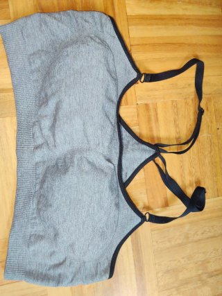 Sujetador deportivo gris