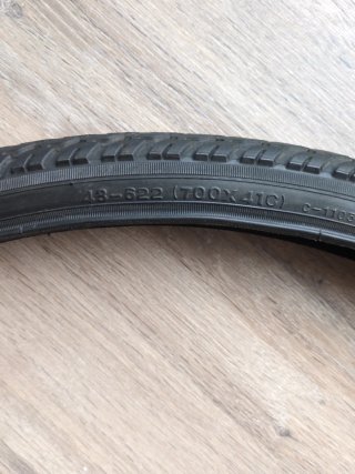 Cubierta 700 gravel