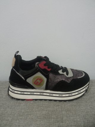 Sneakers de la prestigiosa marca italiana Liu Jo,