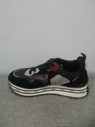 Sneakers de la prestigiosa marca italiana Liu Jo,