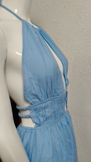 Vestido Azul Halter con Aberturas, espalda descubi