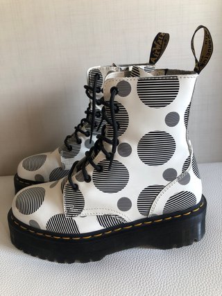 Botas Dr. Martens Blancas y Negras