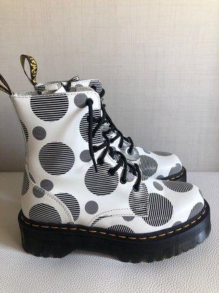 Botas Dr. Martens Blancas y Negras