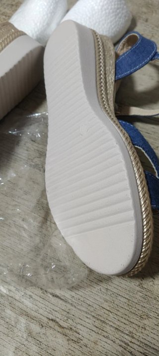 Sandalias cuña denim y doradas